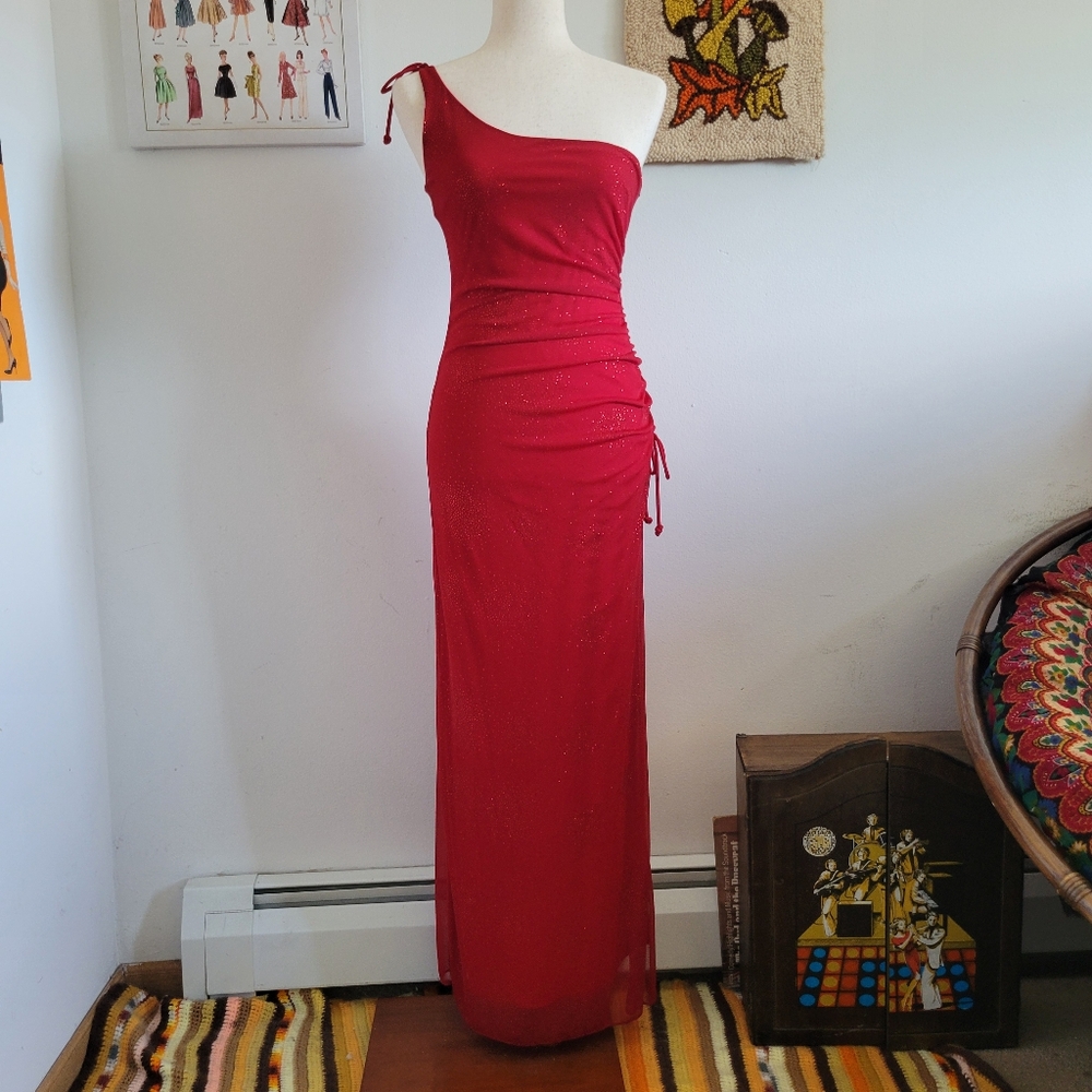 Zum Zum | Y2K Vintage Red One Shoulder Prom Dress